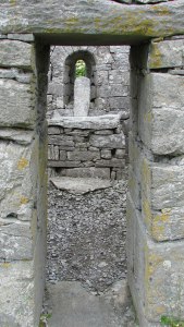 Inis_Oirr_Ancient_Church-2-web